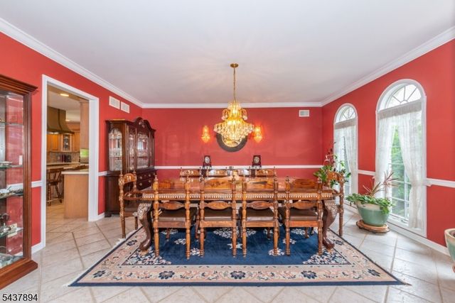 5 Raine Tree Ct, Kinnelon Boro, NJ 07405