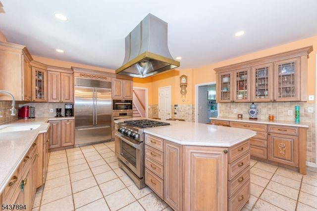 5 Raine Tree Ct, Kinnelon Boro, NJ 07405