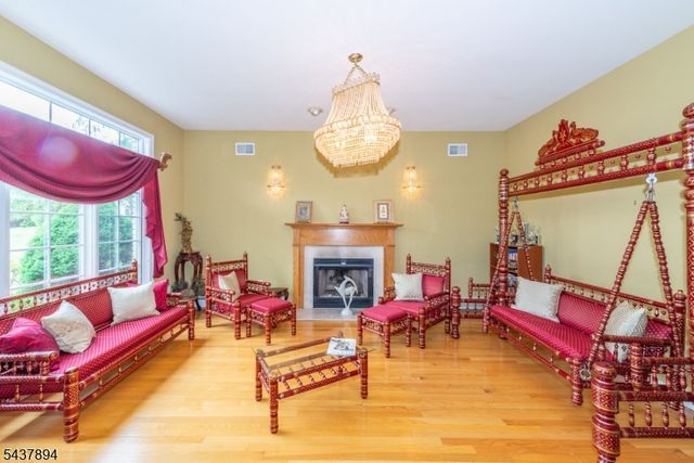 5 Raine Tree Ct, Kinnelon Boro, NJ 07405