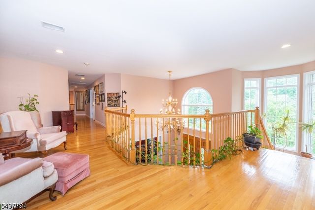 5 Raine Tree Ct, Kinnelon Boro, NJ 07405