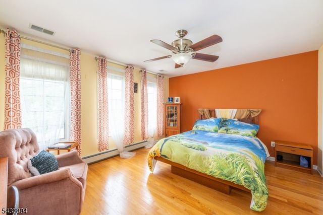 5 Raine Tree Ct, Kinnelon Boro, NJ 07405