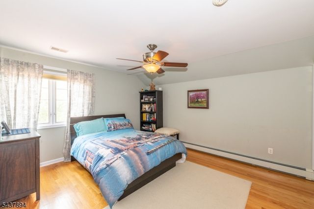 5 Raine Tree Ct, Kinnelon Boro, NJ 07405