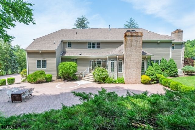 5 Raine Tree Ct, Kinnelon Boro, NJ 07405