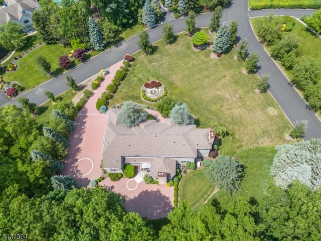 5 Raine Tree Ct, Kinnelon Boro, NJ 07405