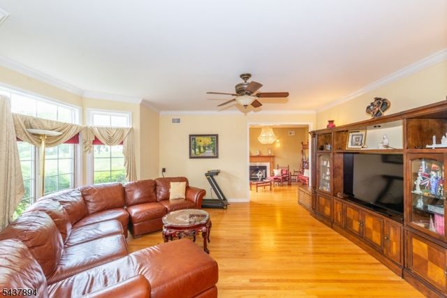 5 Raine Tree Ct, Kinnelon Boro, NJ 07405