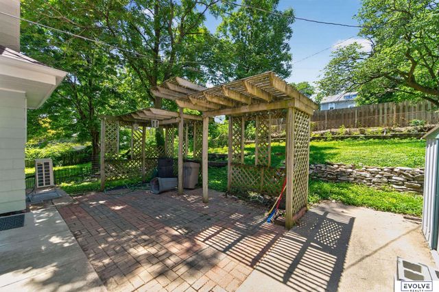 2040 N 50Th Street, Omaha, NE 68104