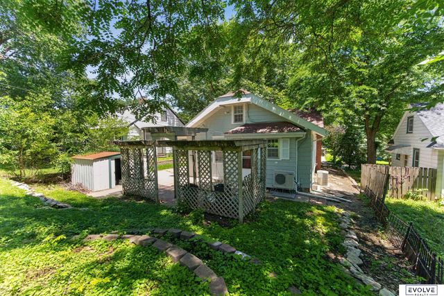 2040 N 50Th Street, Omaha, NE 68104