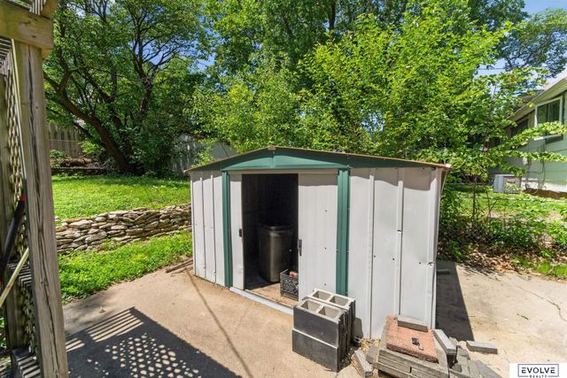 2040 N 50Th Street, Omaha, NE 68104
