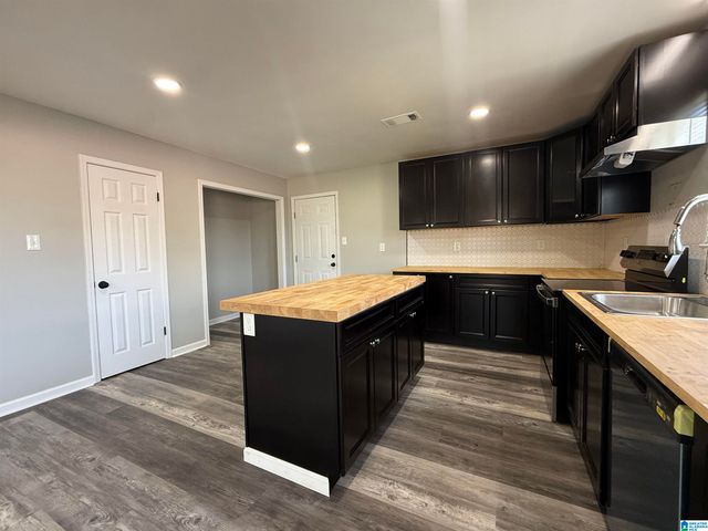 909 BERTRAM PLACE, Bessemer, AL 35023