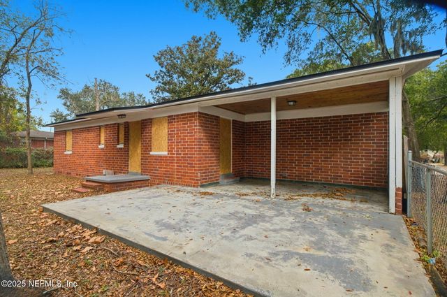 1706 SPRINKLE Drive, Jacksonville, FL 32211