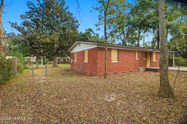 1706 SPRINKLE Drive, Jacksonville, FL 32211