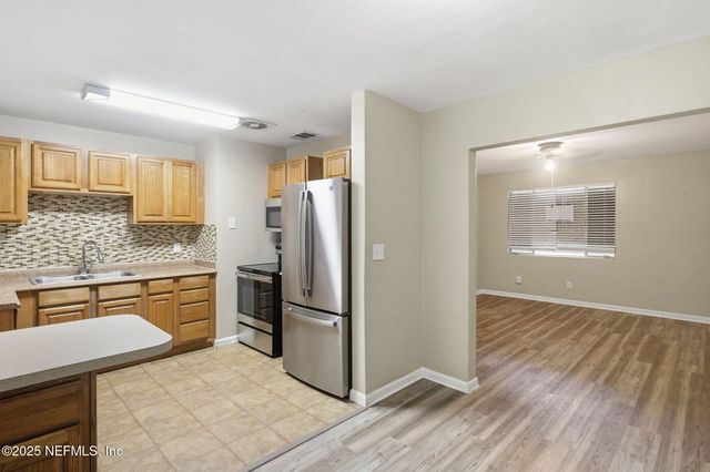 1706 SPRINKLE Drive, Jacksonville, FL 32211