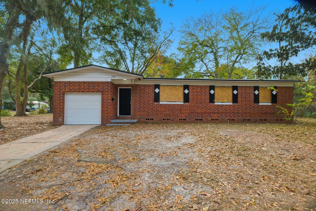 1706 SPRINKLE Drive, Jacksonville, FL 32211