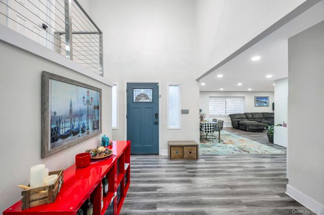 15 Drake Avenue, Bellport, NY 11713