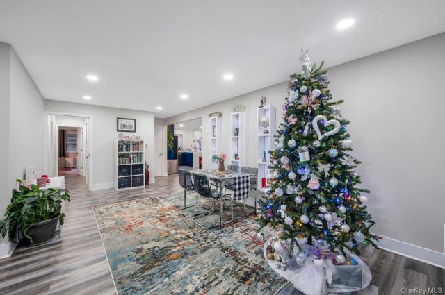 15 Drake Avenue, Bellport, NY 11713