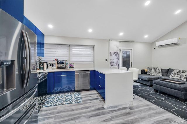 15 Drake Avenue, Bellport, NY 11713