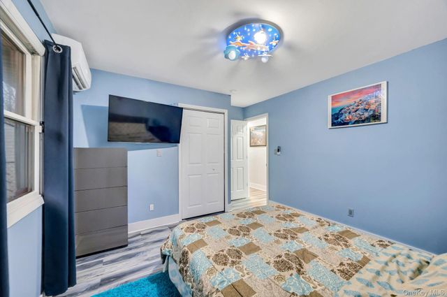 15 Drake Avenue, Bellport, NY 11713