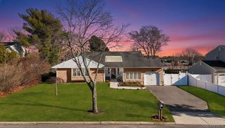 15 Drake Avenue, Bellport, NY 11713