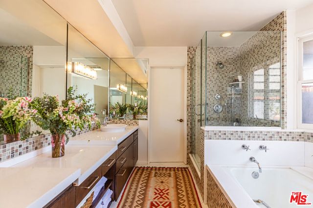 3122 Dona Susana Drive, Los Angeles, CA 91604