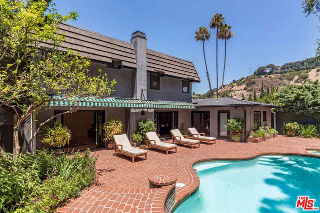 3122 Dona Susana Drive, Los Angeles, CA 91604