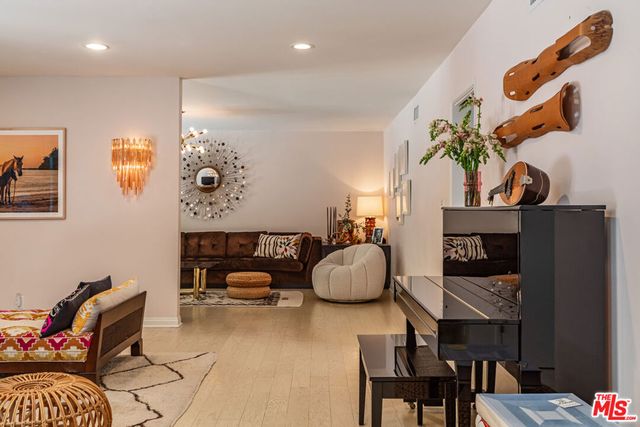3122 Dona Susana Drive, Los Angeles, CA 91604