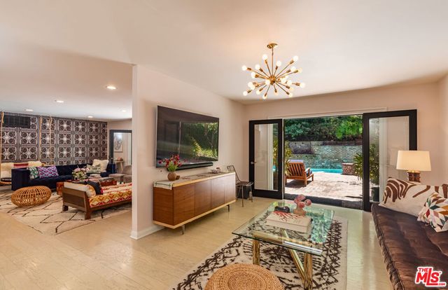 3122 Dona Susana Drive, Los Angeles, CA 91604