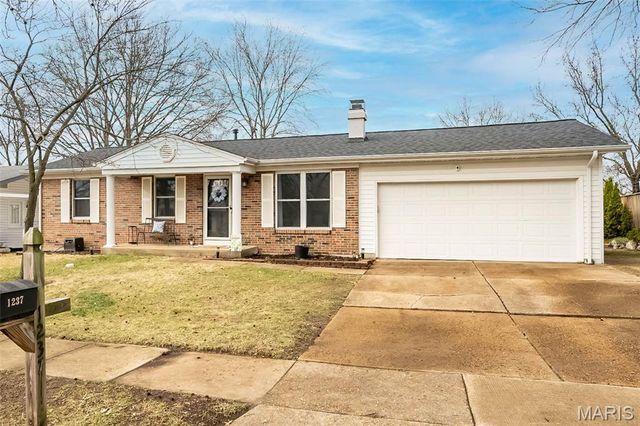 1237 Trails Drive, Fenton, MO 63026