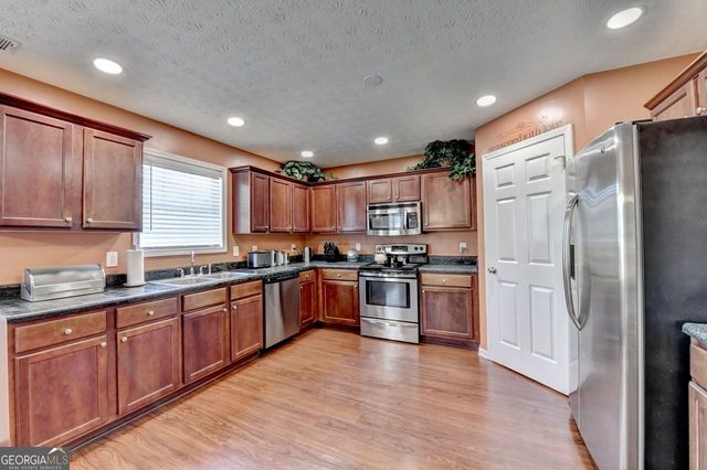 2377 PENDERGRASS, Ellenwood, GA 30294