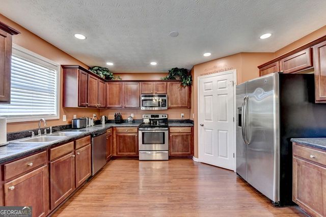 2377 PENDERGRASS, Ellenwood, GA 30294