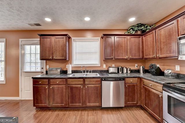 2377 PENDERGRASS, Ellenwood, GA 30294