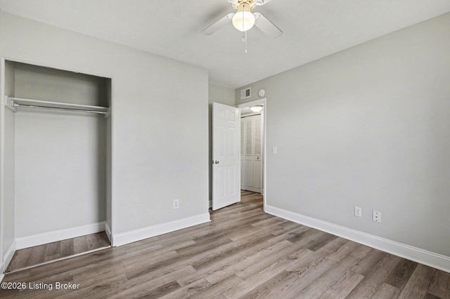 202 Hillside Ln, Louisville, KY 40229