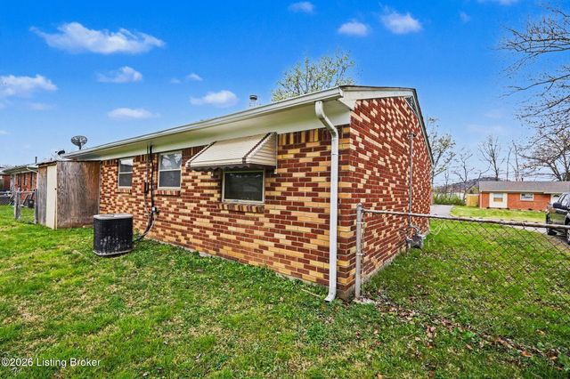 202 Hillside Ln, Louisville, KY 40229