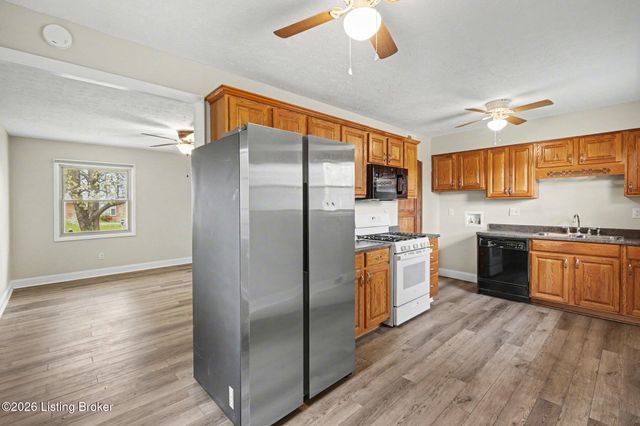 202 Hillside Ln, Louisville, KY 40229