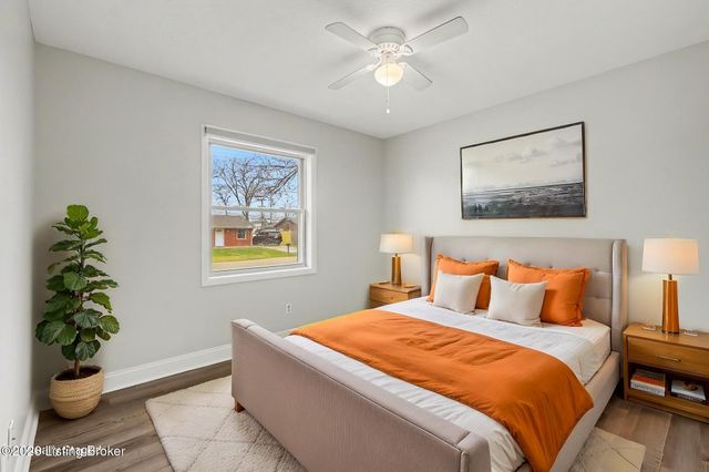 202 Hillside Ln, Louisville, KY 40229