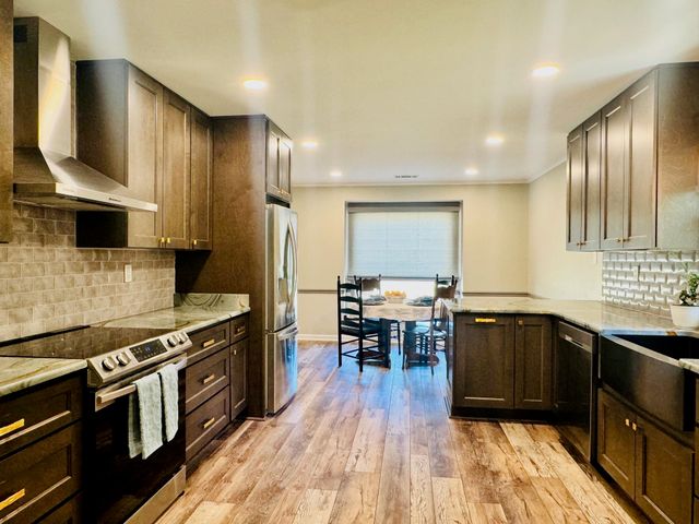 641 HERMITAGE TRAIL DR, Collierville, TN 38017