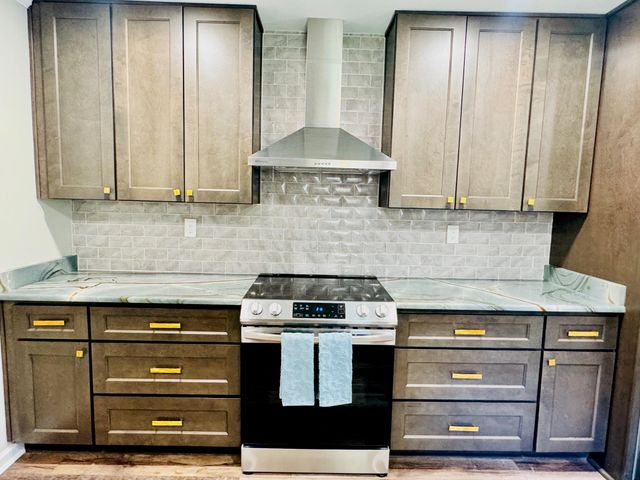 641 HERMITAGE TRAIL DR, Collierville, TN 38017