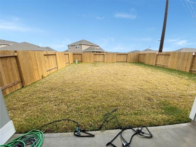 6939 Escondido Drive, Rosharon, TX 77583