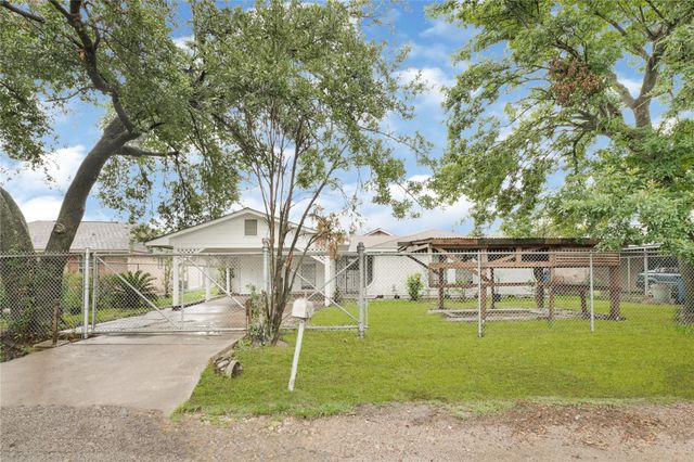 4007 Wedgewood Street, Houston, TX 77093