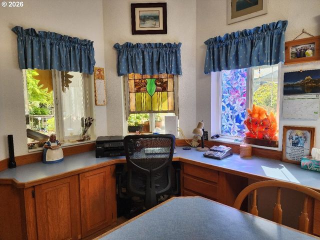 42550 S MILL POND Rd, Port Orford, OR 97465