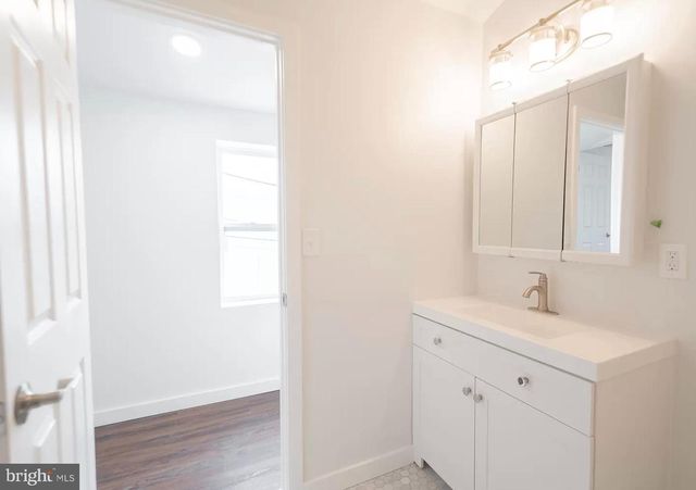 717 E THOMPSON ST, Philadelphia, PA 19125