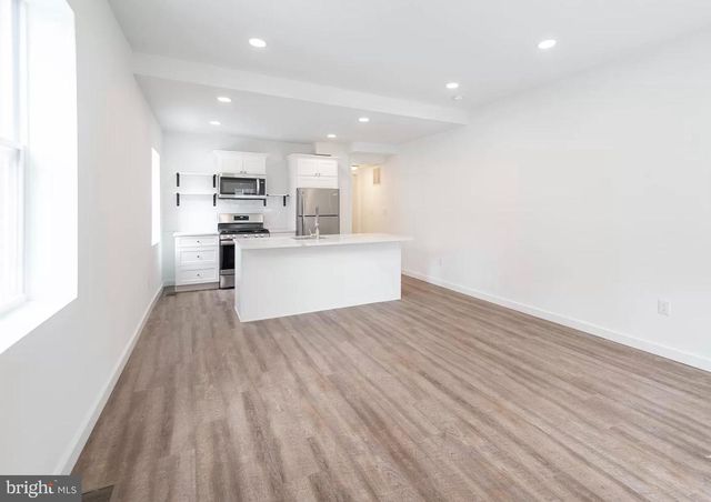 717 E THOMPSON ST, Philadelphia, PA 19125