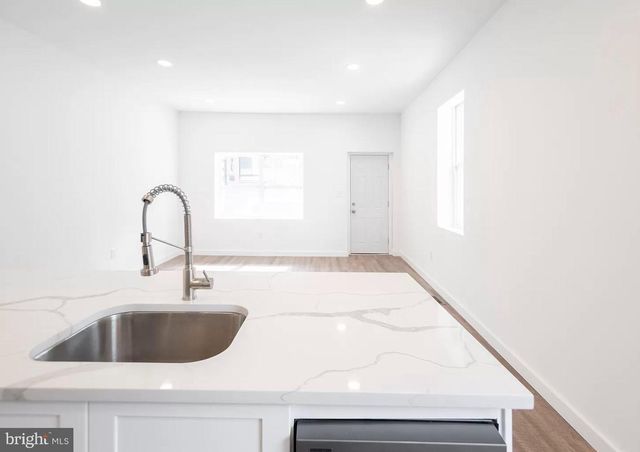 717 E THOMPSON ST, Philadelphia, PA 19125