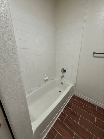 3933 Lazy Pine Street 201, Las Vegas, NV 89108