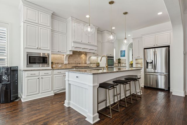 7621 Blackhall, The Colony, TX 75056