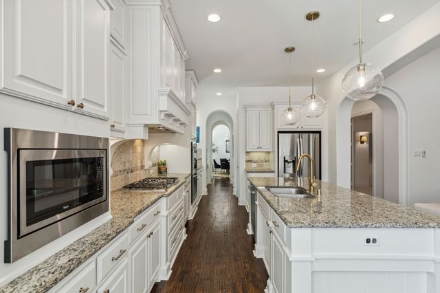7621 Blackhall, The Colony, TX 75056