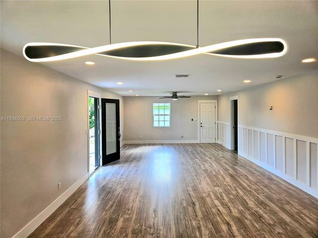 137 DOW LN, Fort Myers, FL 33917