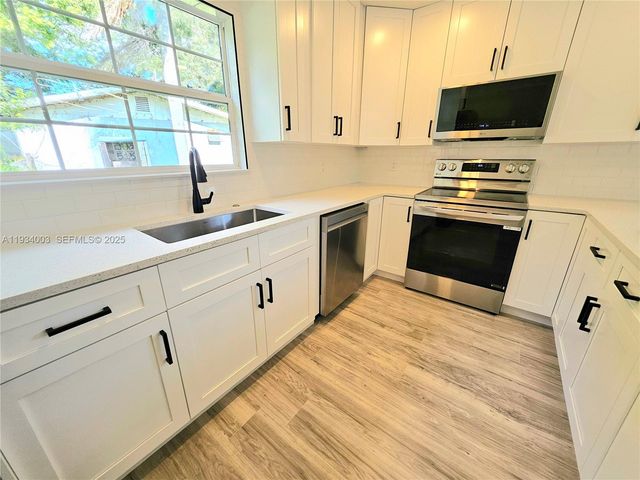 137 DOW LN, Fort Myers, FL 33917