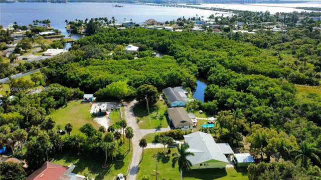 137 DOW LN, Fort Myers, FL 33917