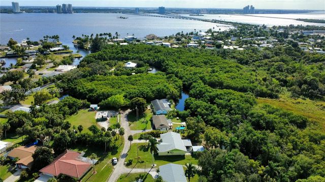 137 DOW LN, Fort Myers, FL 33917