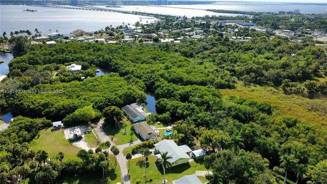 137 DOW LN, Fort Myers, FL 33917